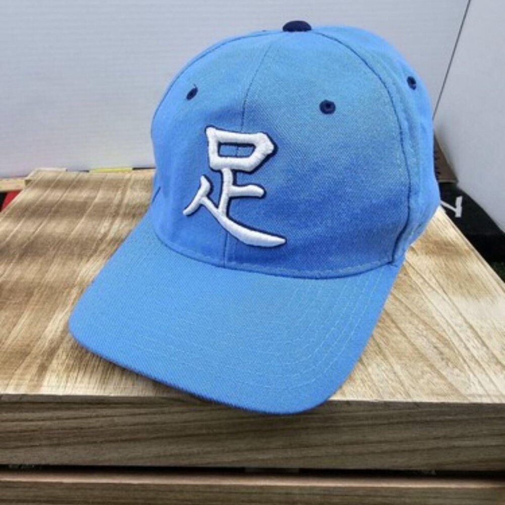 Zephyr Men's Blue and White Hat